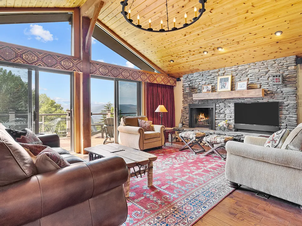 682 Ski Valley Rd