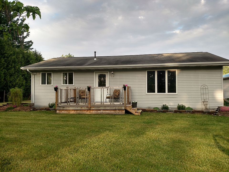 WAITING FOR YOU ON WALDO! Over an acre of country living minutes from town is waiting for you in thi