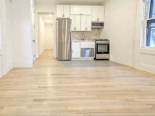 2nd image of 111 S Oxford St APT 6A