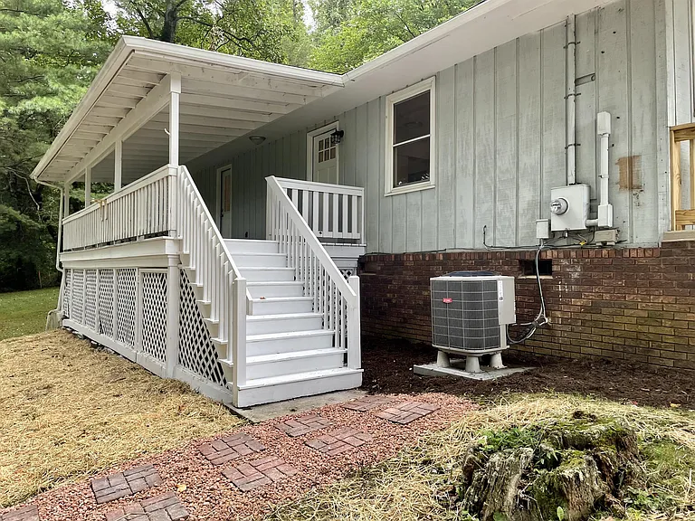 51 Allen Ave — Photo 15