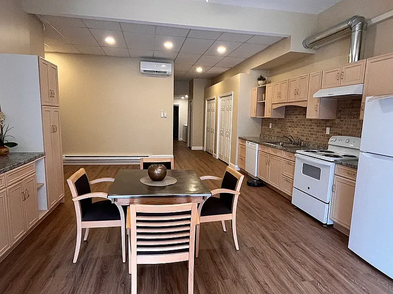 623 Main St #2 — Photo 5