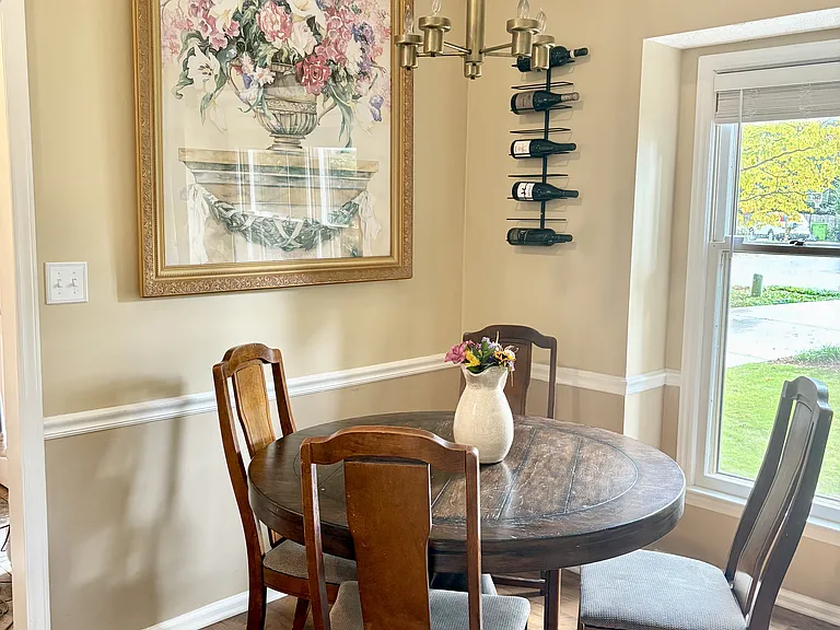Kitchen/Breakfast Nook