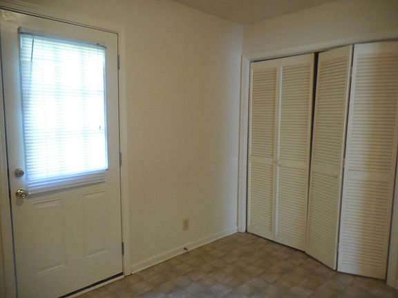 5th image of 461 Martha Ln