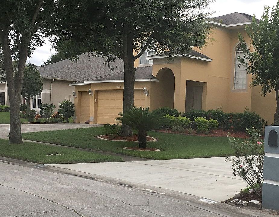2nd image of 1749 Glenhaven Cir