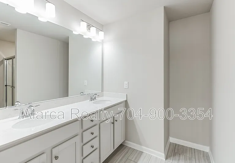 7213 Somerford Rd — Photo 11
