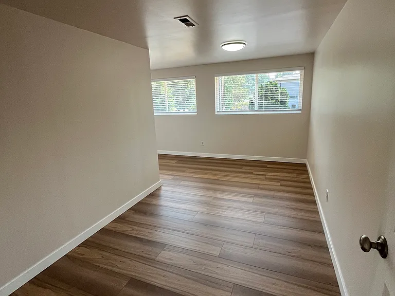 14429 SE 15th St — Photo 14