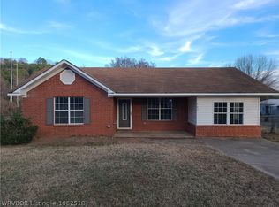 304 Oak St, Ozark, AR 72949