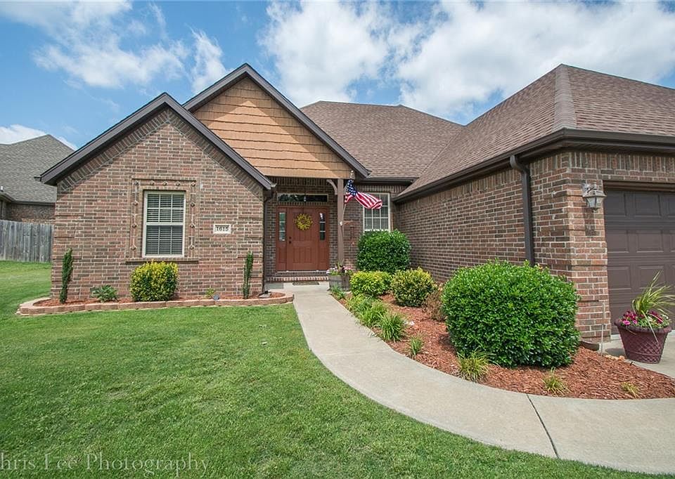 1st image of 1615 S Springlake Dr
