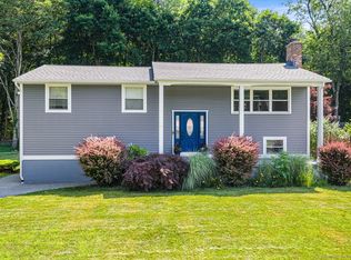9 Indian Valley Dr, Waterford, CT 06385