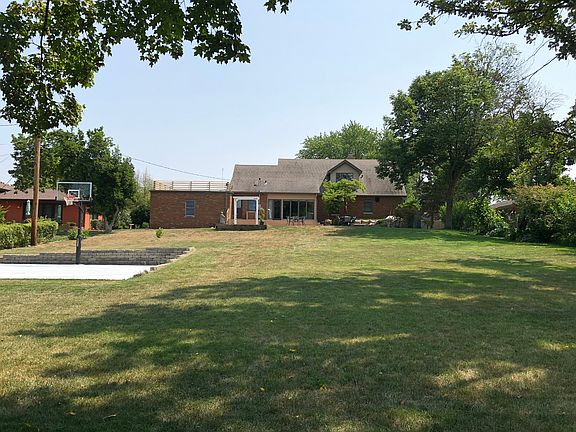 3rd image of 304 S Hilldale Ave