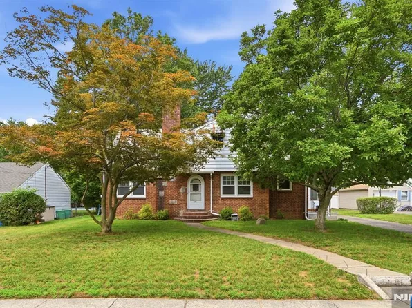 80 Highland Ave, Emerson, NJ 07630