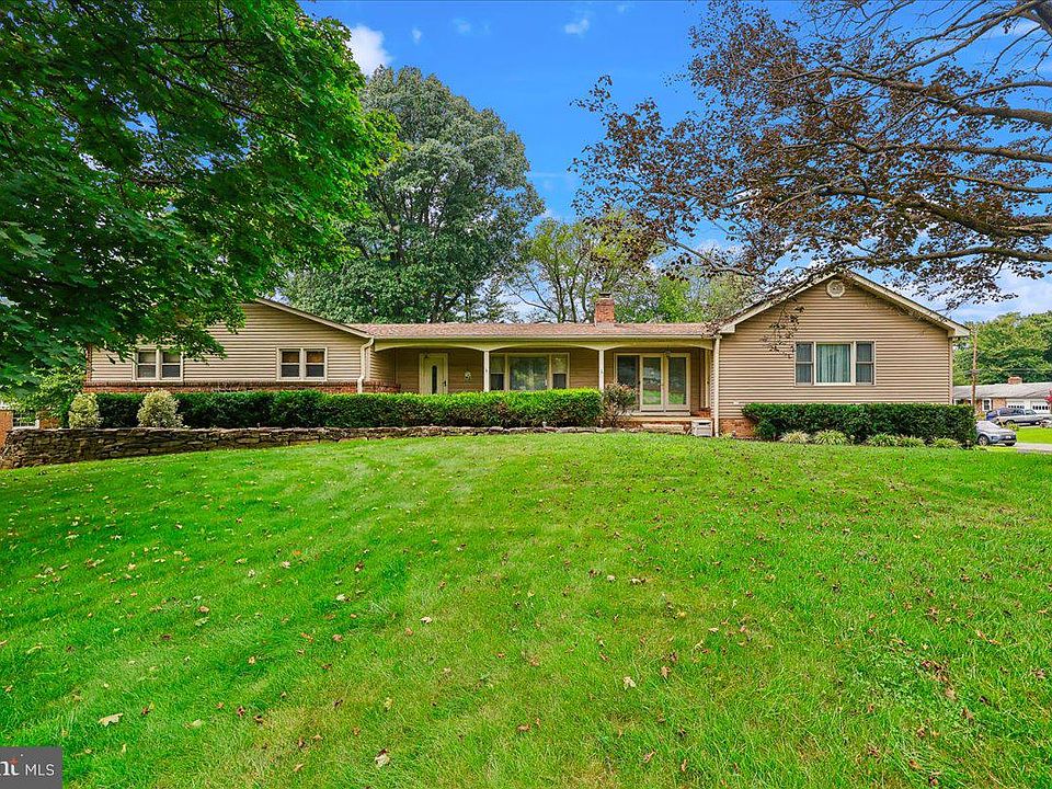 1st image of 20432 Greenfield Rd
