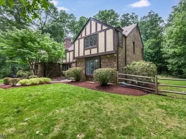 36 Longview Rd, Lebanon, NJ 08833