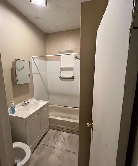 1031 N Florence Ave — Photo 20