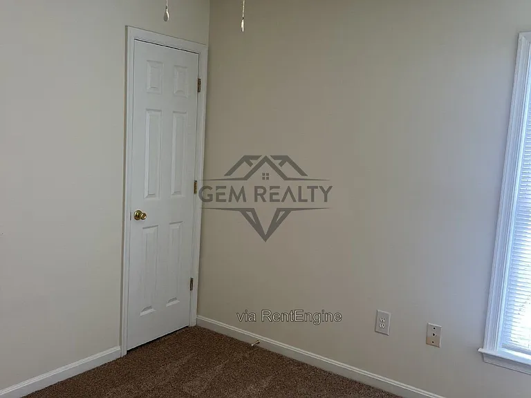 3211 Lancaster Ring Rd — Photo 16