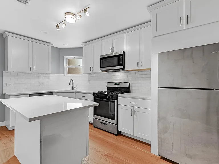 3421 W Armitage Ave #1F — Photo 9