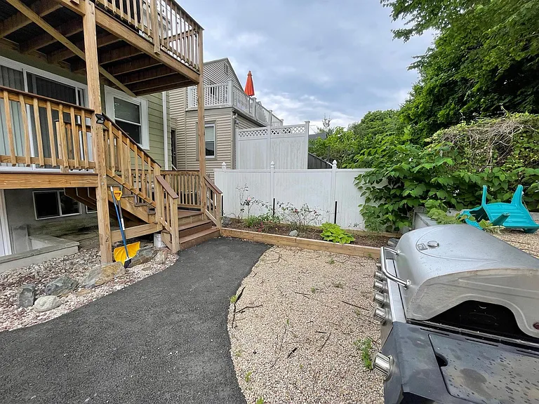 85 Moreland St — Photo 18