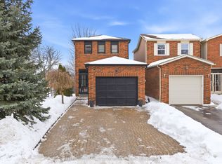 102 Melissa Cres, Whitby, ON L1N 8G4