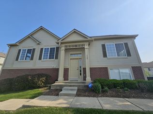 1736 Fredericksburg Ln, Aurora, IL 60503