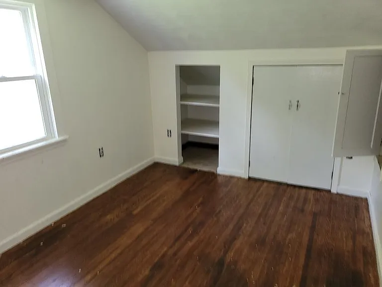 237 E Main St — Photo 6
