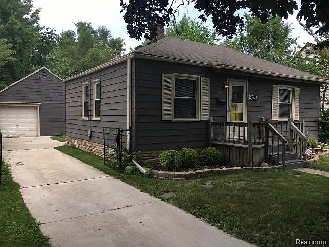 2 bed, 1.0 bath, 867 sqft, $1,695 — Photo 3