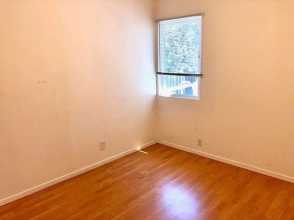 4th image of 938 Paloma Ave