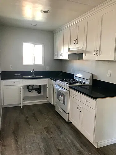 1854 Marine Ave #4 Photo 1