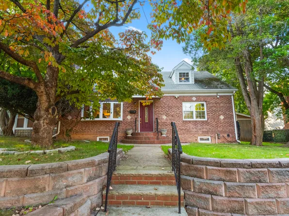 558 Broad Ave, Leonia, NJ 07605