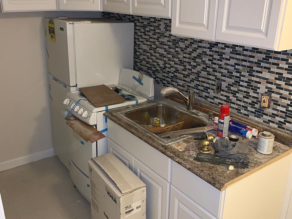 2nd image of 504 Sherman St APT 13
