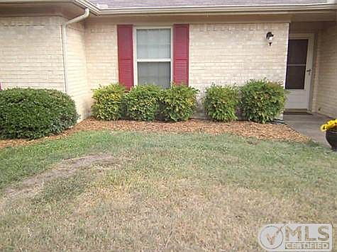 5th image of 325 Wesley Dr