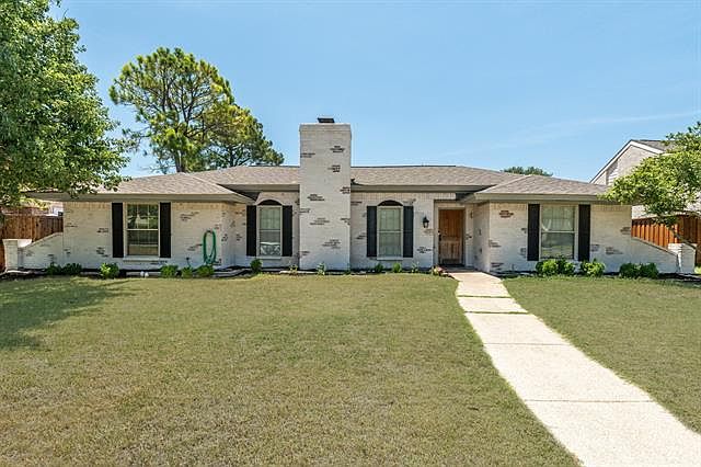 1st image of 2502 Parkhaven Dr