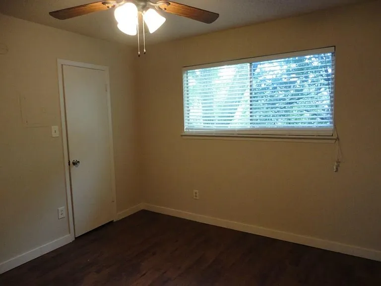 2200 San Gabriel St — Photo 12