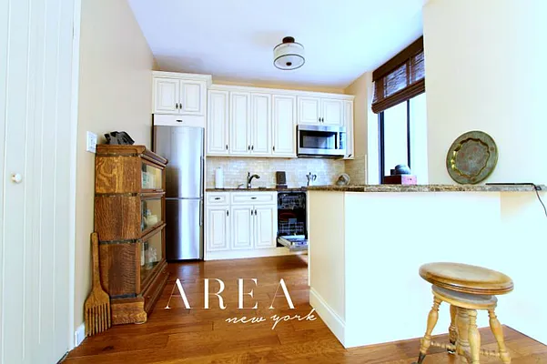 Sold by Area New York | media 5