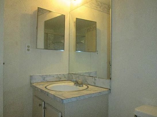 4th image of 16950 W Dixie Hwy APT 229