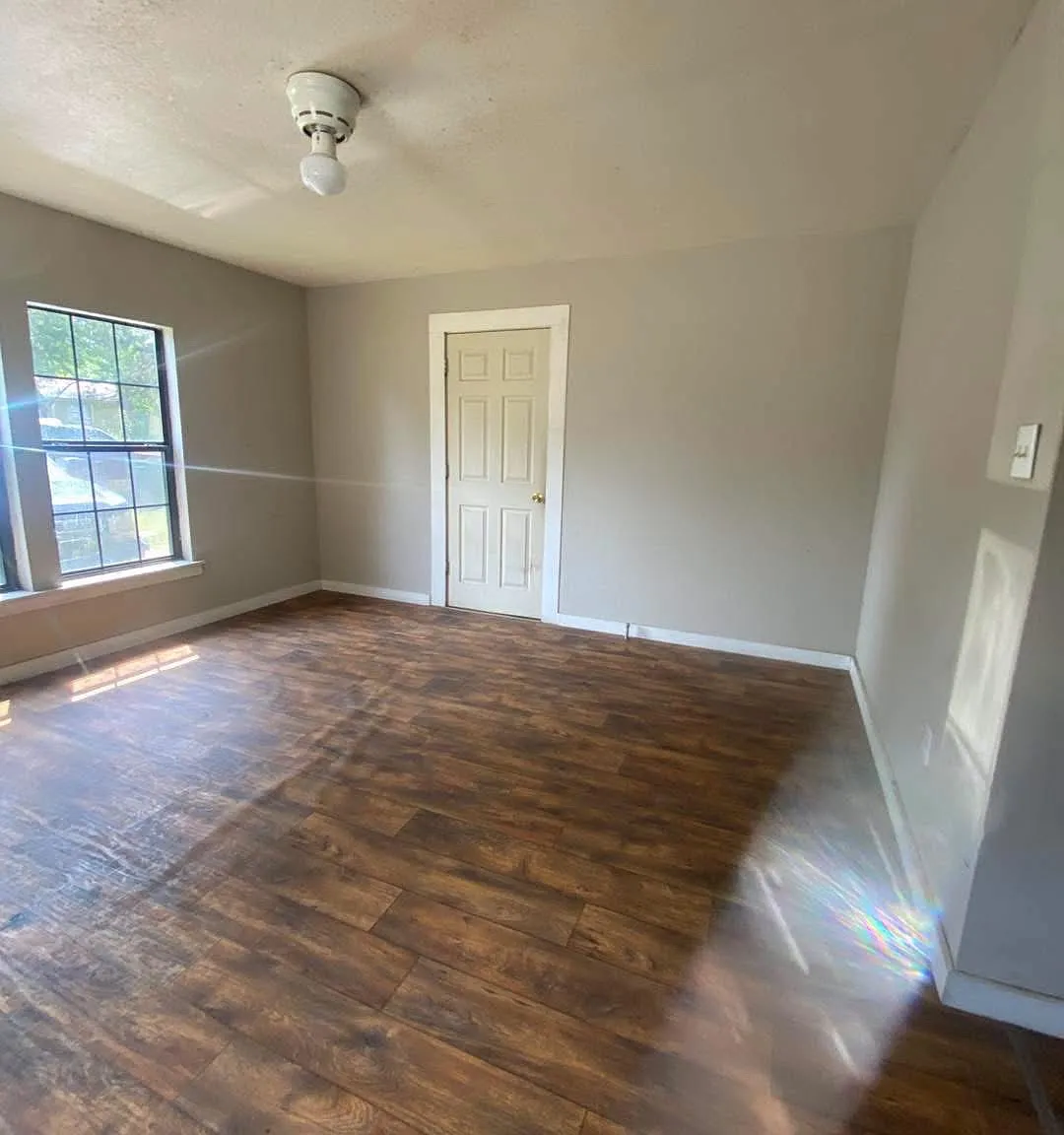2 bed, $700 — Photo 3