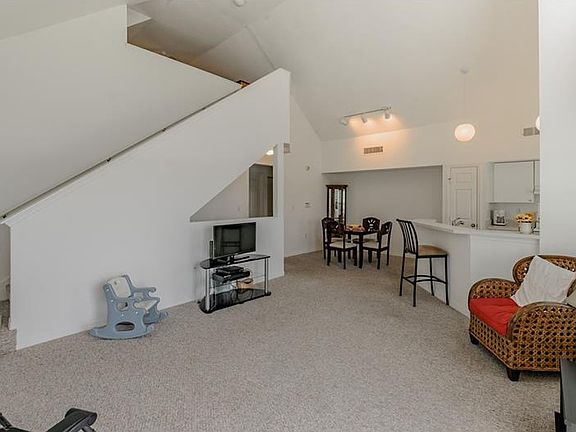 4th image of 9066 Lake Chase Island Way