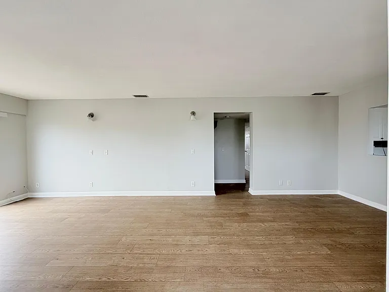 1501 Crescent Cir #E45 — Photo 8