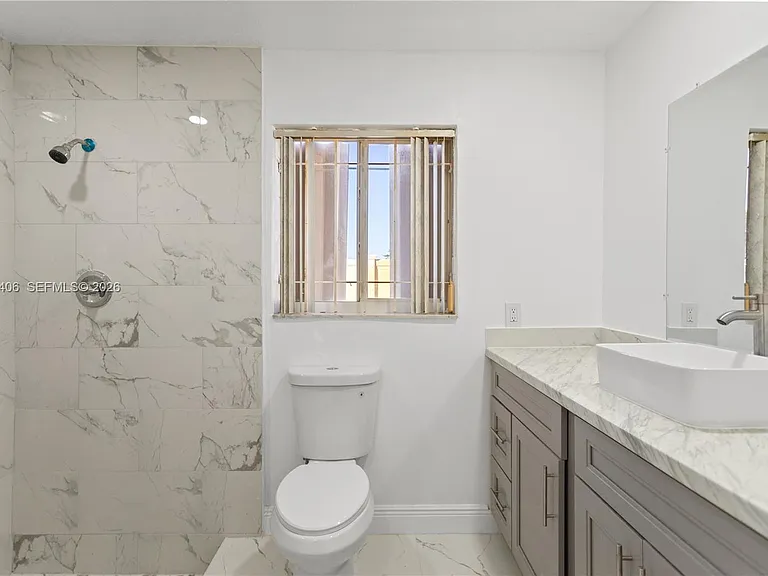 3521 NW 18th Pl — Photo 38