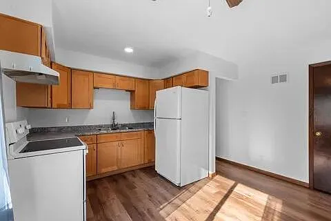 Great Cabinet Space