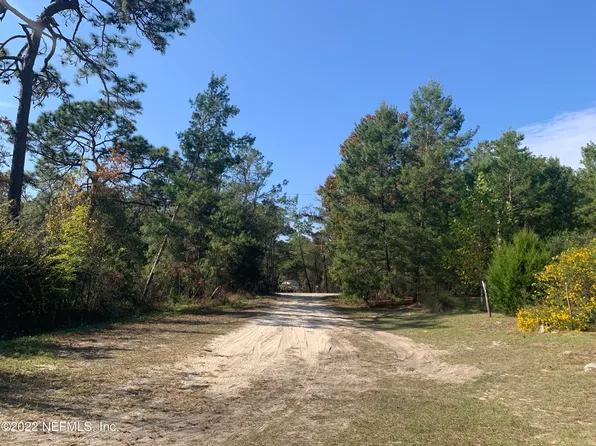 205 PEAR Street, Welaka, FL 32112