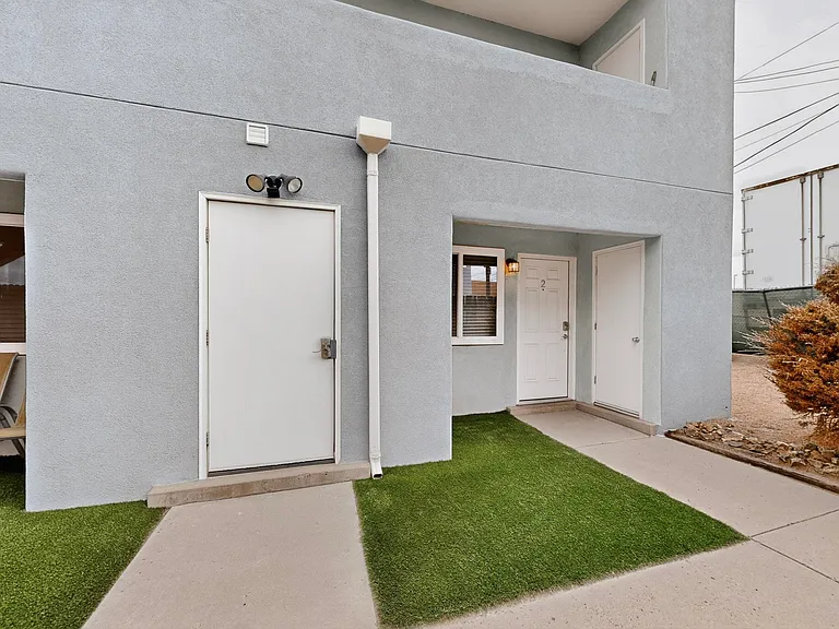 1812 Buena Vista Dr SE #4 — Photo 7