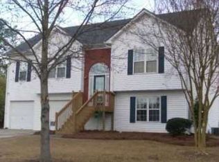 2738 Green Estates Dr, Snellville, GA 30078