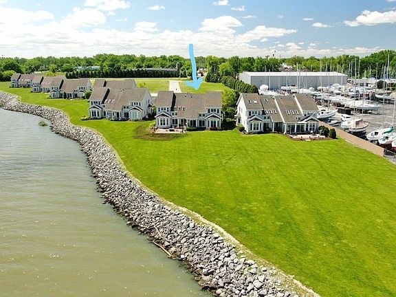 2nd image of 428 Bay Breeze Dr #A