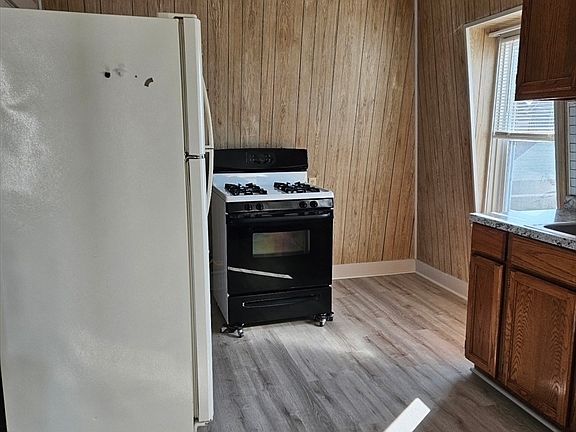 2nd image of 123 Smith St APT 3