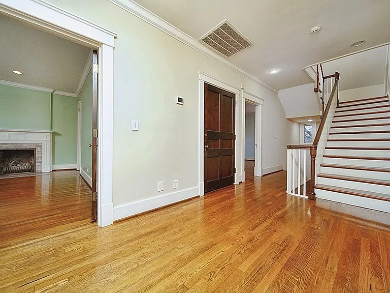3944 Woodlawn Dr — Photo 25
