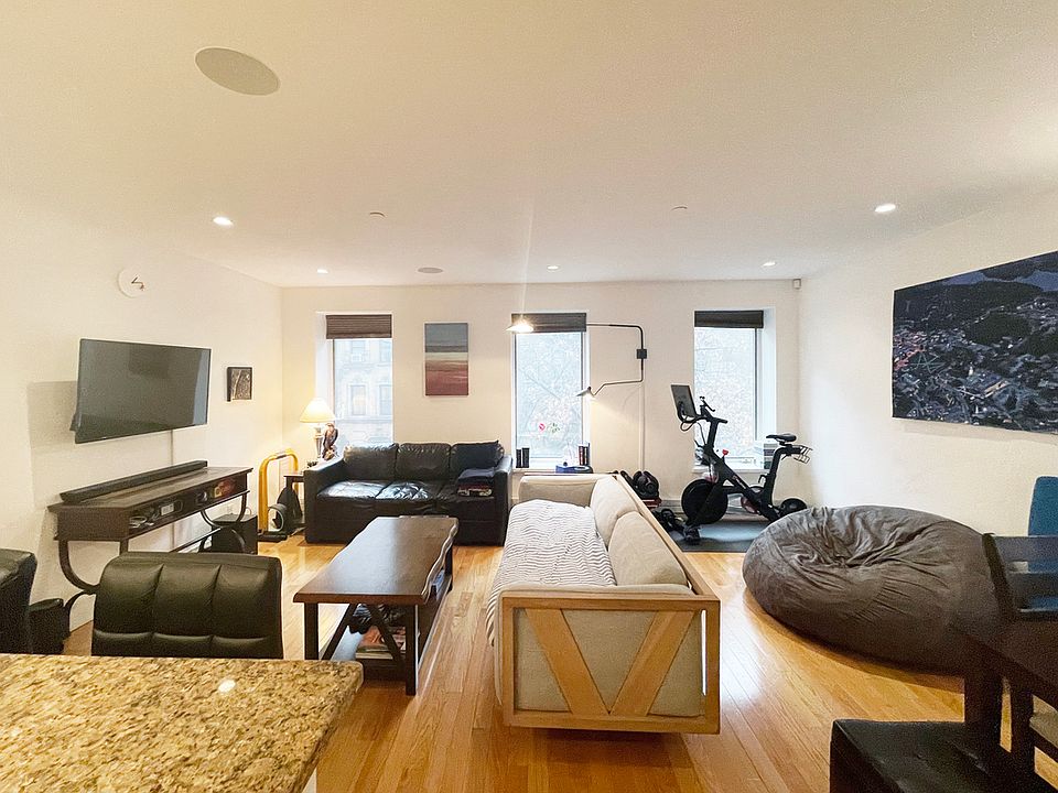 1st image of 232 E 50th St APT 2