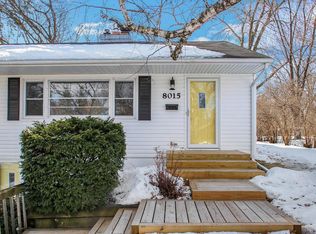 8015 Winsdale St, Golden Valley, MN 55427