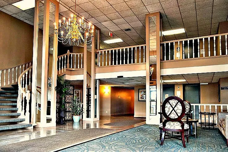 Regency Apartments — Photo 19