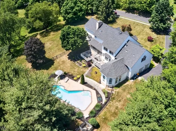 905 Kip Ln, Branchburg Twp., NJ 08853