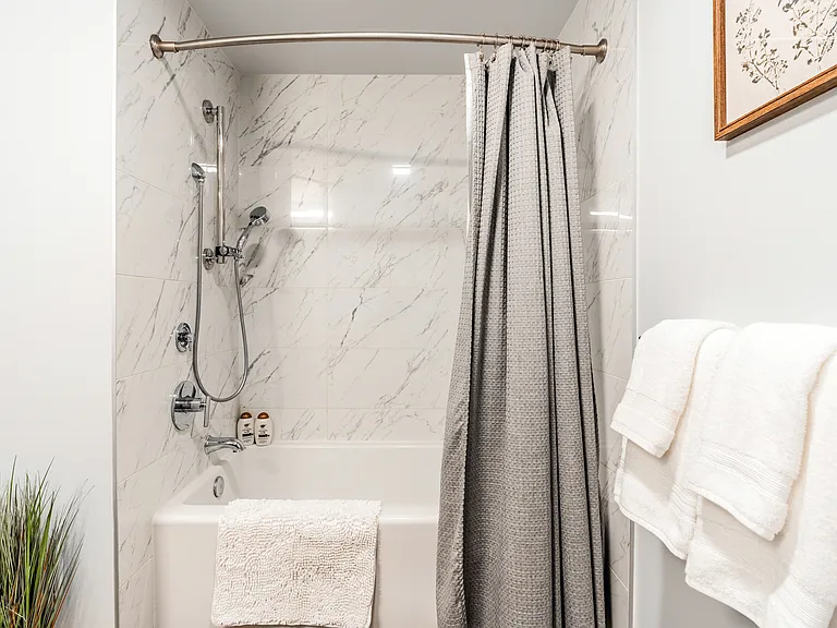 319 Queen Anne Ave N #104 — Photo 15